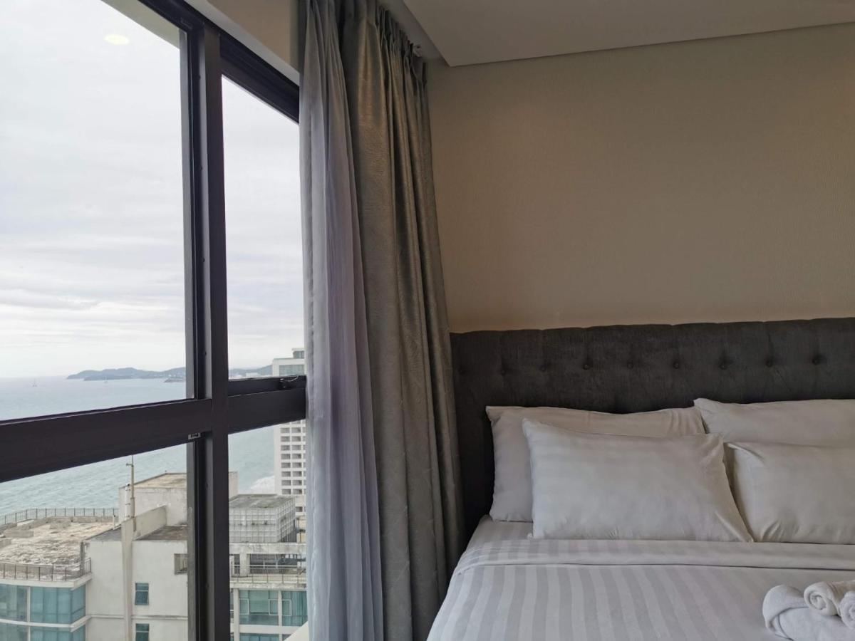 Gold Coast Luxury Apartment ニャチャン エクステリア 写真